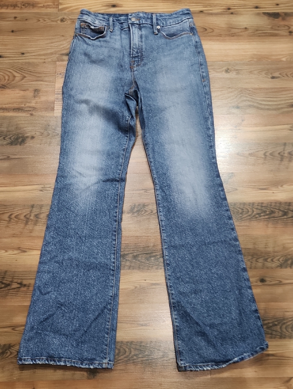 Good American Good Classic Bootcut High Rise 6 Rich Mom Soft Tech Jeans Deep V